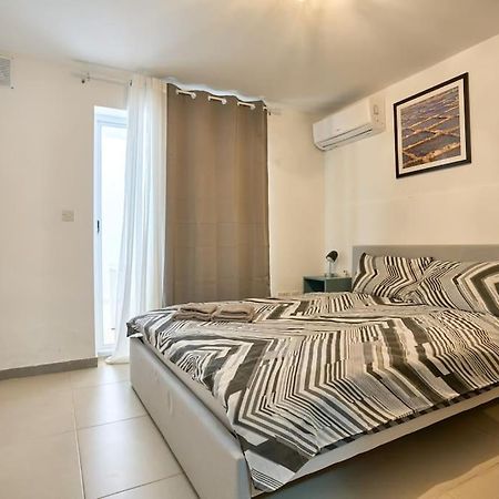 Urban Front - Walking Distance From Paceville And St George Bay Beach Is-Swieqi Екстер'єр фото