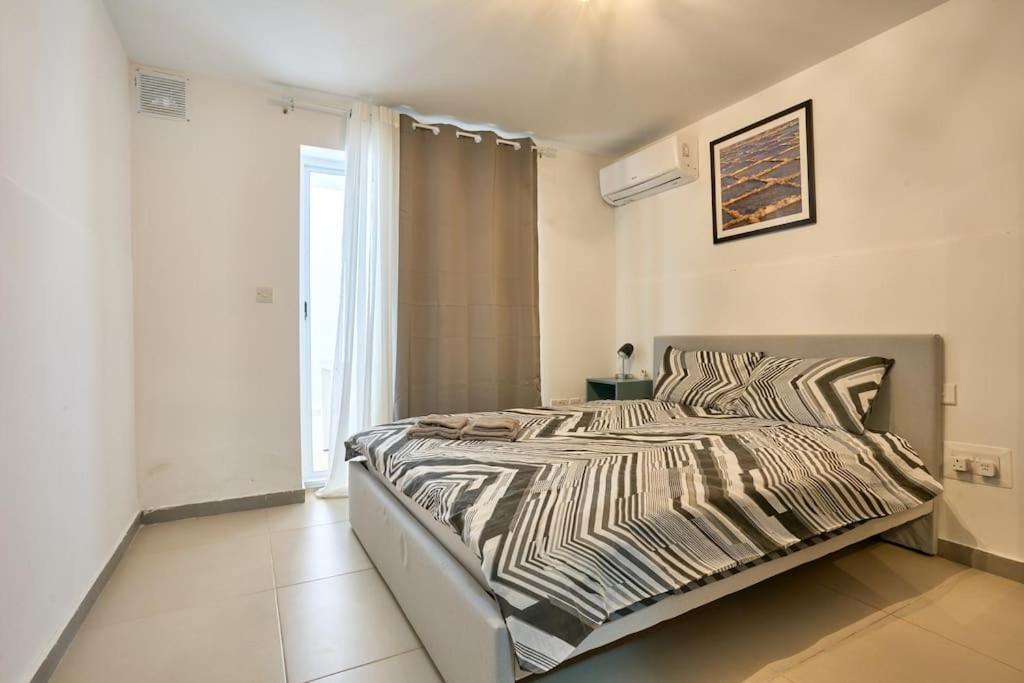 Urban Front - Walking Distance From Paceville And St George Bay Beach Is-Swieqi Екстер'єр фото
