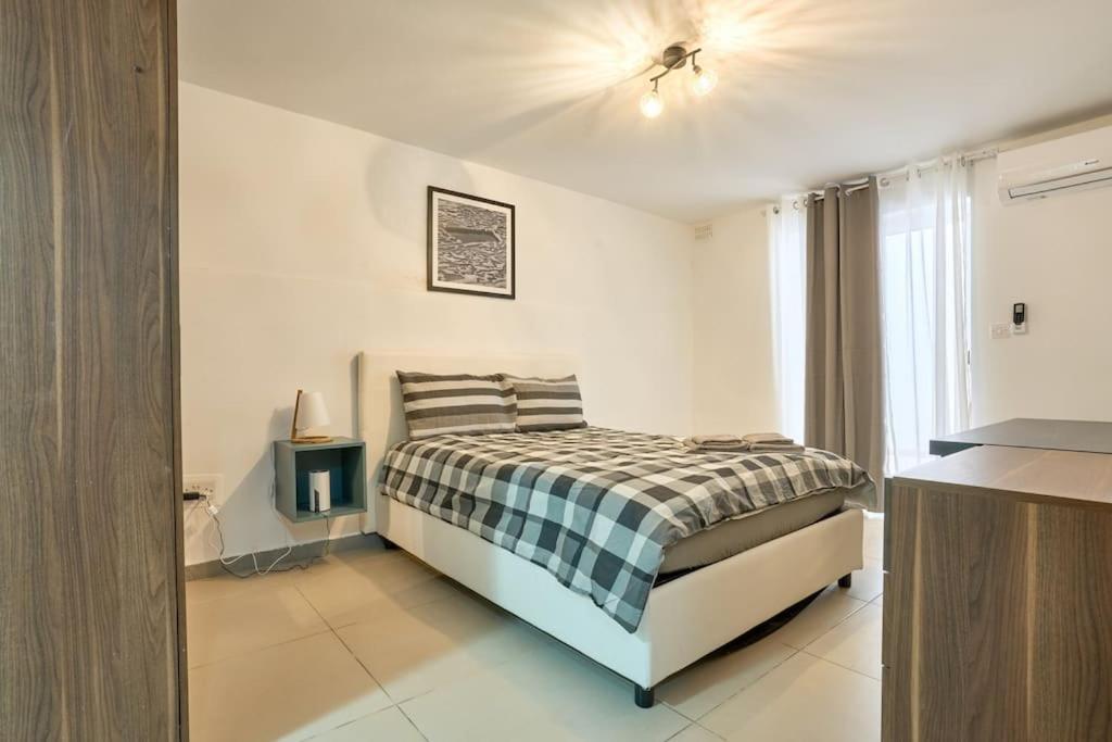Urban Front - Walking Distance From Paceville And St George Bay Beach Is-Swieqi Екстер'єр фото