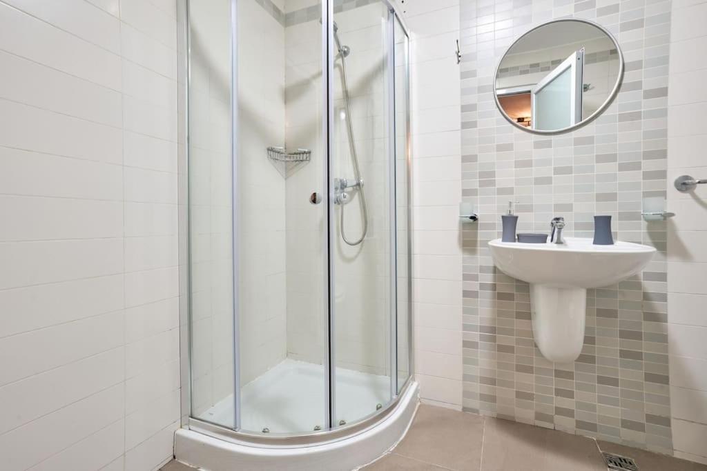 Urban Front - Walking Distance From Paceville And St George Bay Beach Is-Swieqi Екстер'єр фото