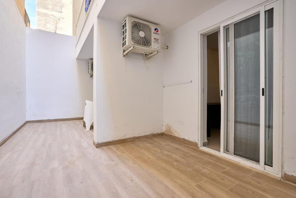 Urban Front - Walking Distance From Paceville And St George Bay Beach Is-Swieqi Екстер'єр фото