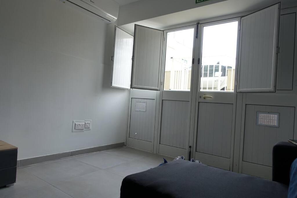 Urban Front - Walking Distance From Paceville And St George Bay Beach Is-Swieqi Екстер'єр фото
